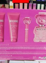 MoschinoToy2BubbleGumWomen_s4-PieceGiftSet_EDTSpray_BodyLotion_ShowerGel-1